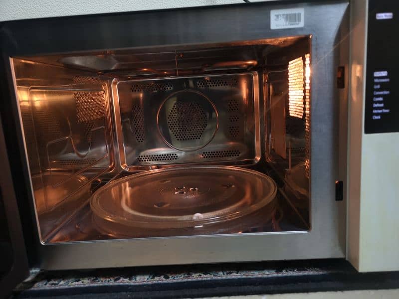 Dawlance Microwave Oven DW 550 AF 4