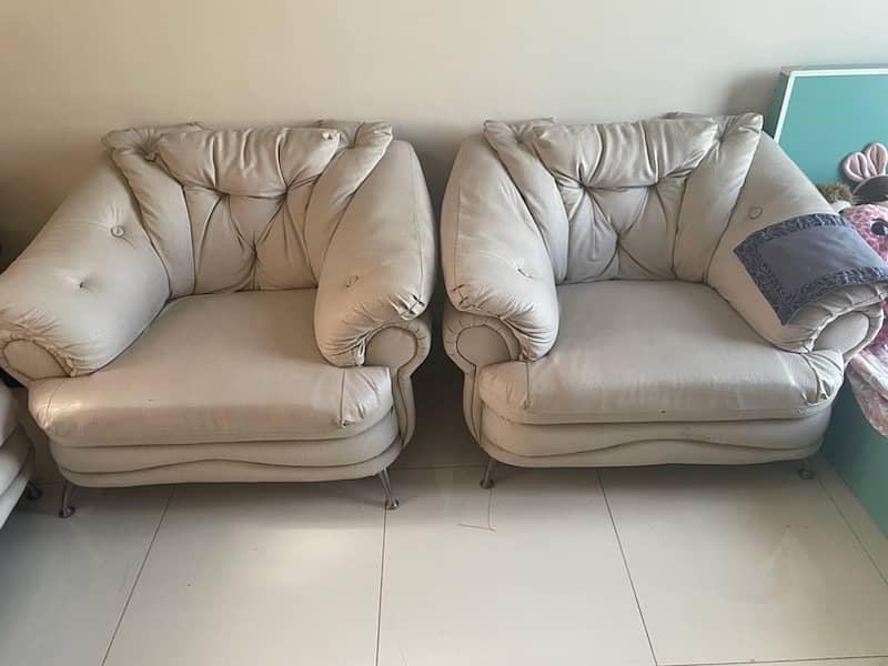 5seater sofa available in off white colour 1