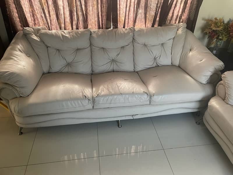 5seater sofa available in off white colour 2