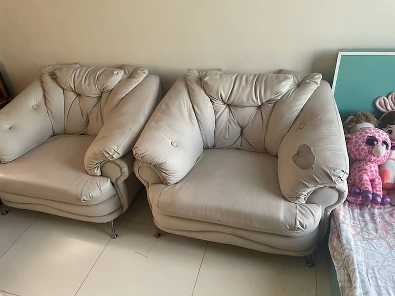 5seater sofa available in off white colour 3