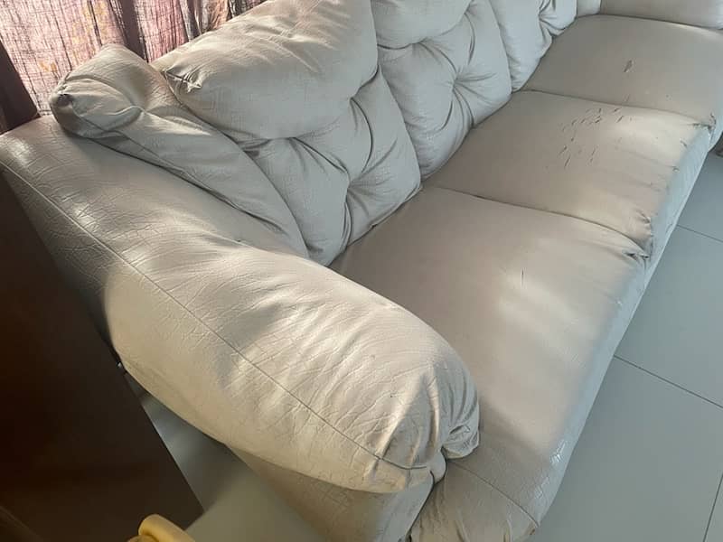 5seater sofa available in off white colour 4