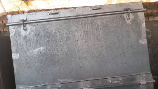 4 foot paiti Trunk Available for sale in Heavy Iron
