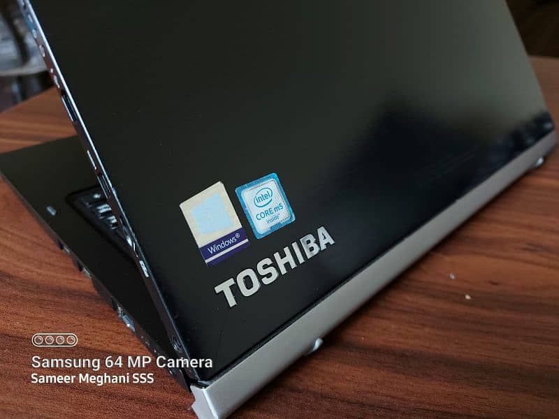 Toshiba Z20T-C Touch Screen with Detachable Keyboard Excellent Conditi 1