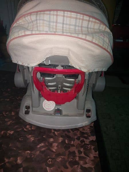 CAR SEAT /CARRY CORT/ BOUNCER 2