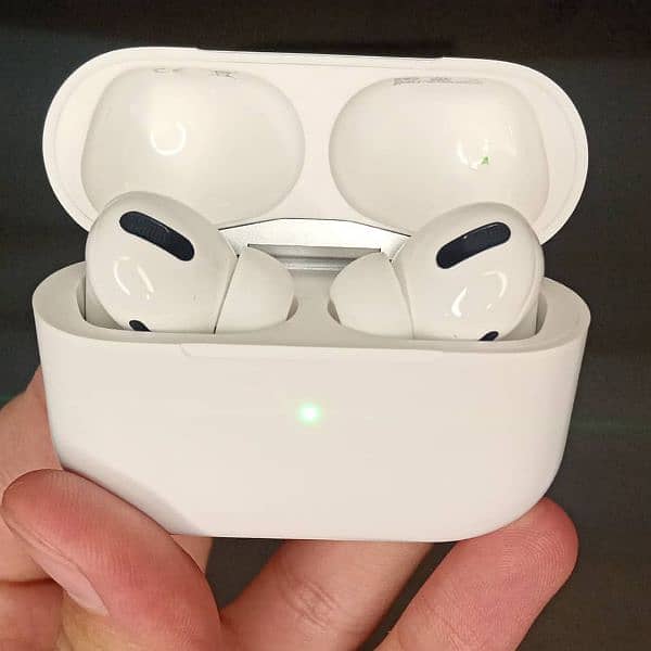 Airpods pro 3 Third generation. 4