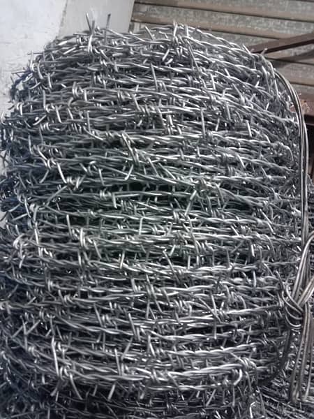 Installer: Concertina Barbed wire, Chainlink Fence Security Razor Wire 5