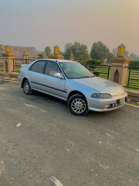 Honda civic 1995 modal. 16 average petrol 2