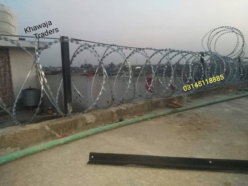 Installer : Concertina Barbed wire, Chainlink fence Razor Wire 3