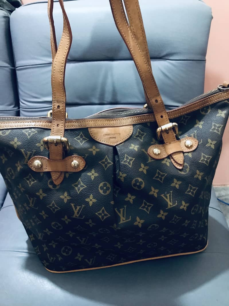 Luis Vuitton orignal handbag 100% 1