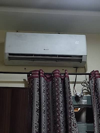 New Gree inverter AC 01 Ton