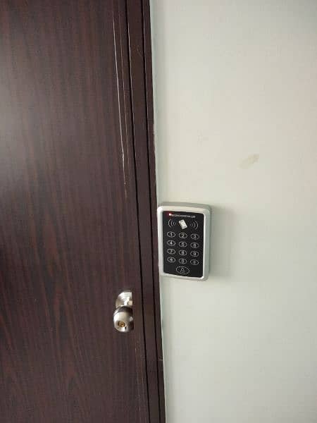 Digital keypad pin code card password electronic automatic door lock 0