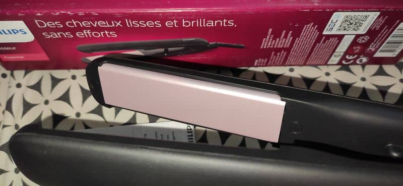 Philips Straightener (Brand New) 4