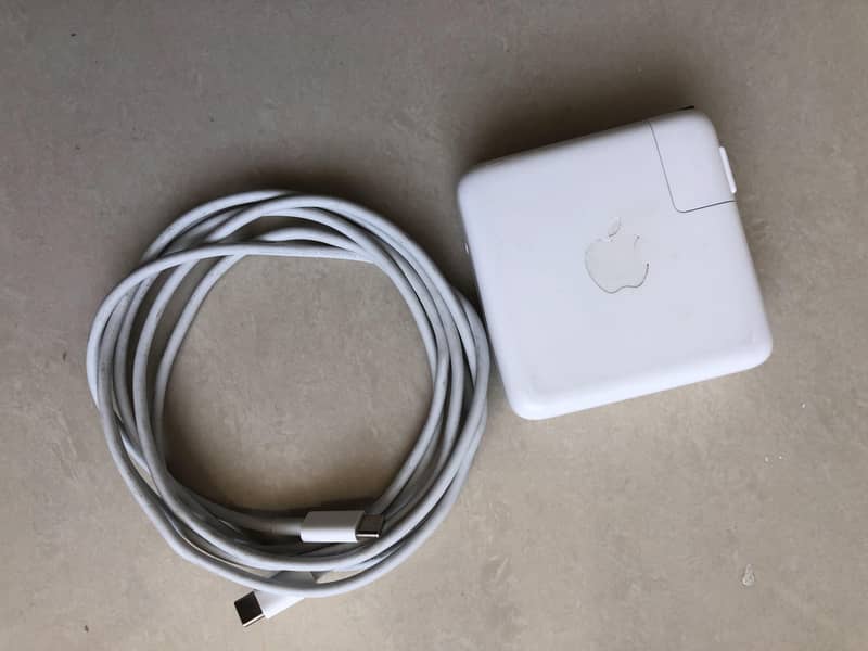 Apple 67W USB-C Power Adapter 0