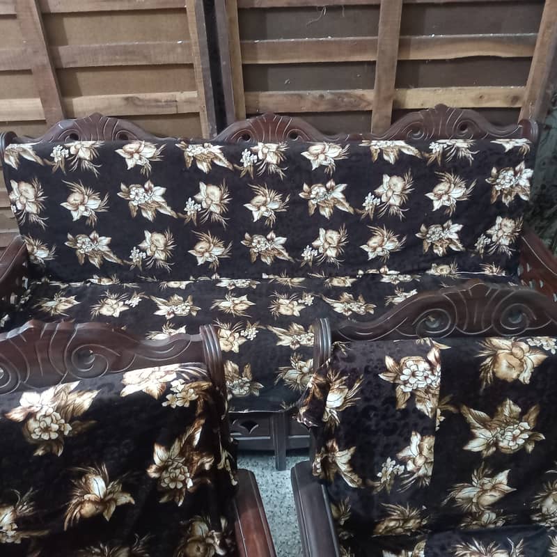 five pcs sofa set with arm rest used in good position available 0