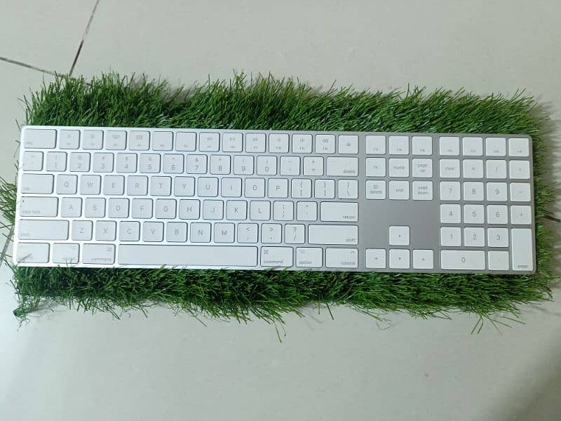 Apple Magic 2 Keyboard Bluetooth  With Numpad 3