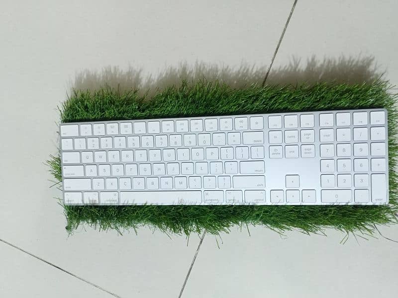 Apple Magic 2 Keyboard Bluetooth  With Numpad 4