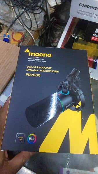 MAONO Series Pro Microphones and Headphones 3