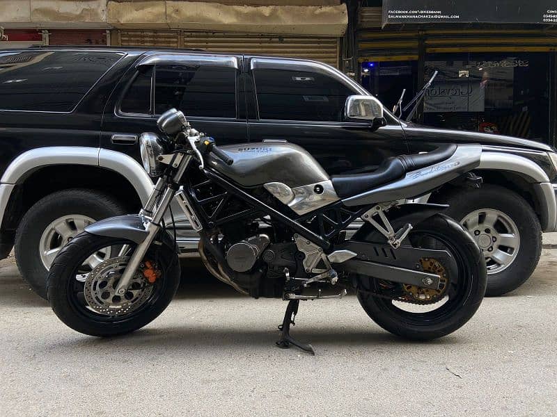 Heavy sports bike Suzuki Bandit 250cc in outclass condition !! 1