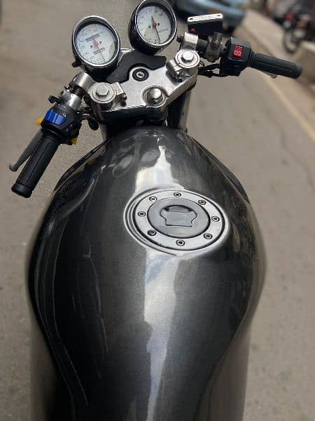 Heavy sports bike Suzuki Bandit 250cc in outclass condition !! 12