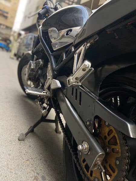 Heavy sports bike Suzuki Bandit 250cc in outclass condition !! 14