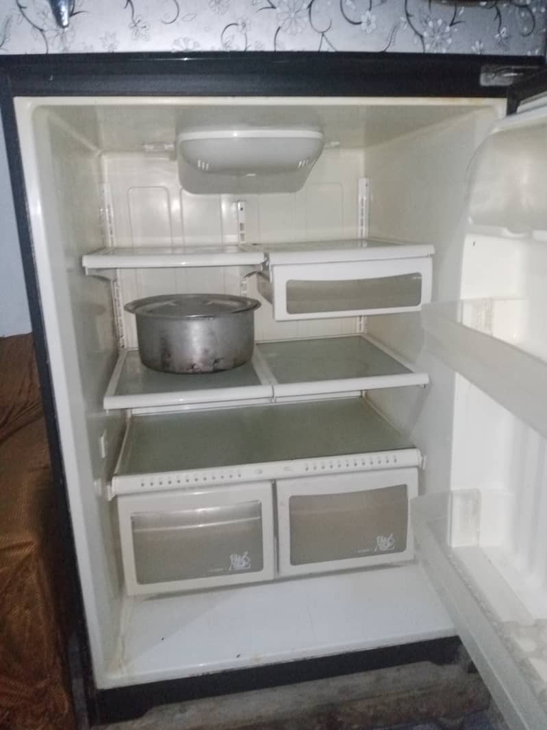 haier 20 cubic feet fridge for sell 3