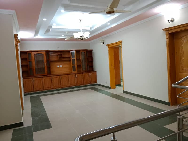 1 kanal upper portion  For Rent in Gulraiz phase 3 3