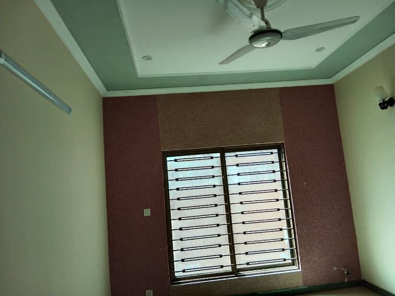 1 kanal upper portion  For Rent in Gulraiz phase 3 5