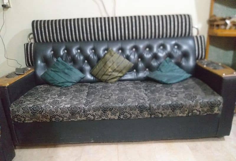 BEST QUALITY 5 SEATER SOFA SET ONLY RUPEES 25000. 0