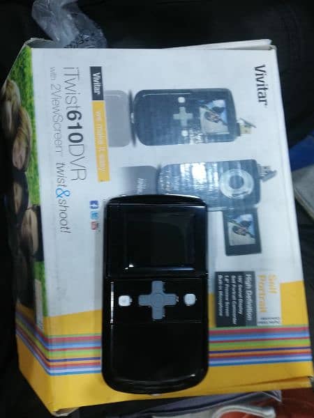 vivitar  itwist610DVR with 2view screen  twist& shoot 3