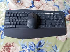 Logitech MK 850 Wireless + Bluetooth Multi Device Keyboard Mouse Combo 0