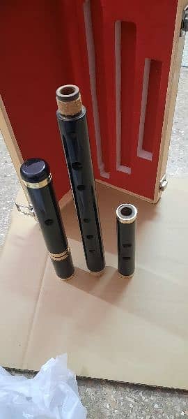 Black 4 part D Flute irish Flute Natural colour with wood Box 1