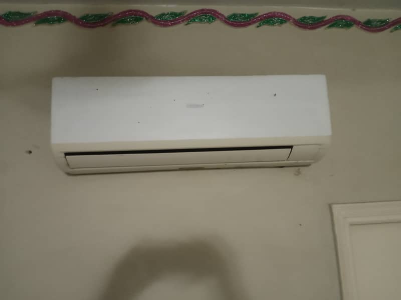 Haier 1 ton AC (non-inverter) 1