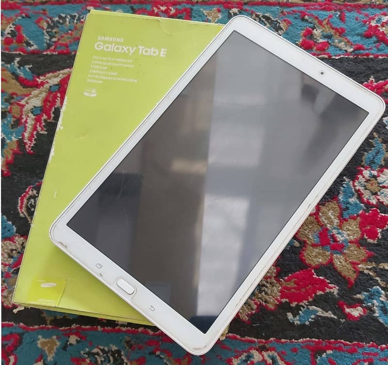 Samsung Galaxy Tab E 0