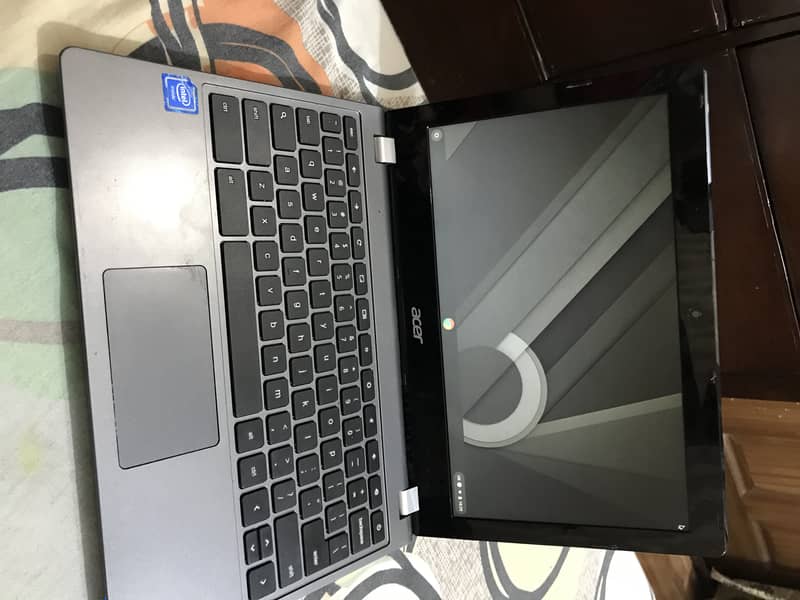 Acer C740 Chromebook Laptop 1