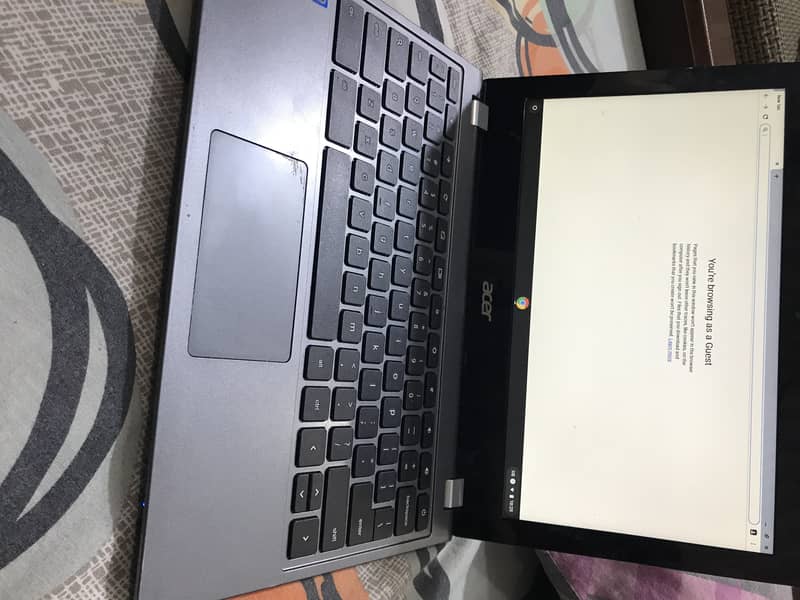 Acer C740 Chromebook Laptop 4