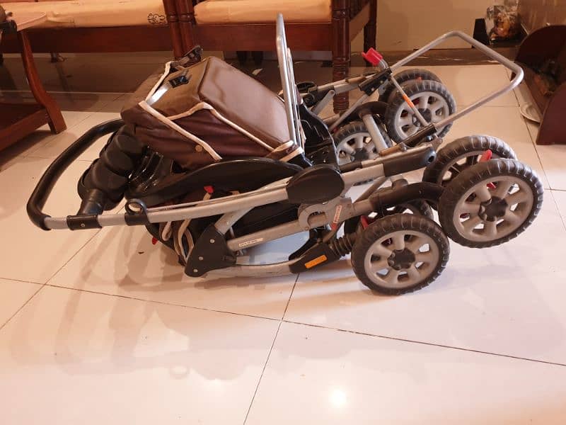 Pram/Stroller in Neat Condition Slightly used WhatsApp Plz 03334216873 0