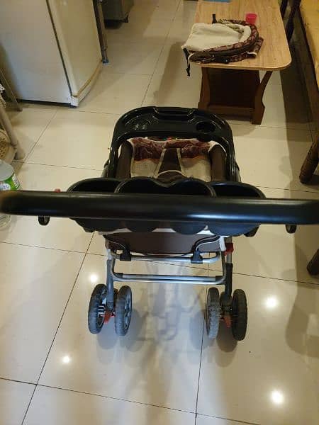 Slightly used Pram in Neat Condition 3