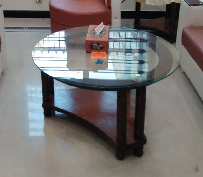 Set of 3 three table Round shaped top glass condition 10/10 0