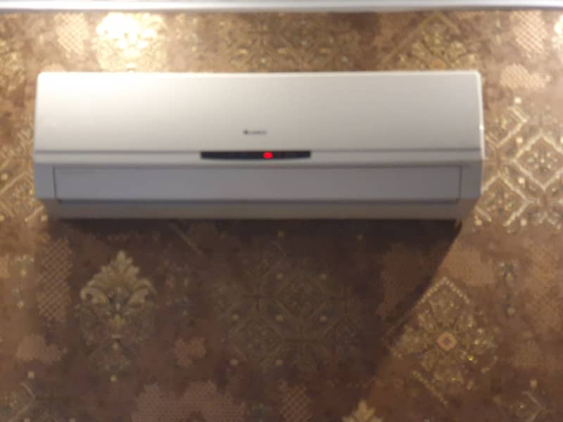 Gree 1.5 ton AC for sale (not inverter) 1