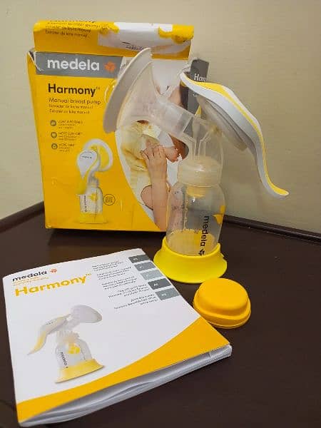 orignal Branded Madela Hormoeny Manual Breasts pump with Box 0