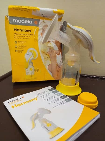orignal Branded Madela Hormoeny Manual Breasts pump with Box 8