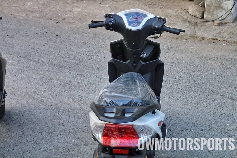 brand new electric scooty with lithium battery at OW MOTORS 3