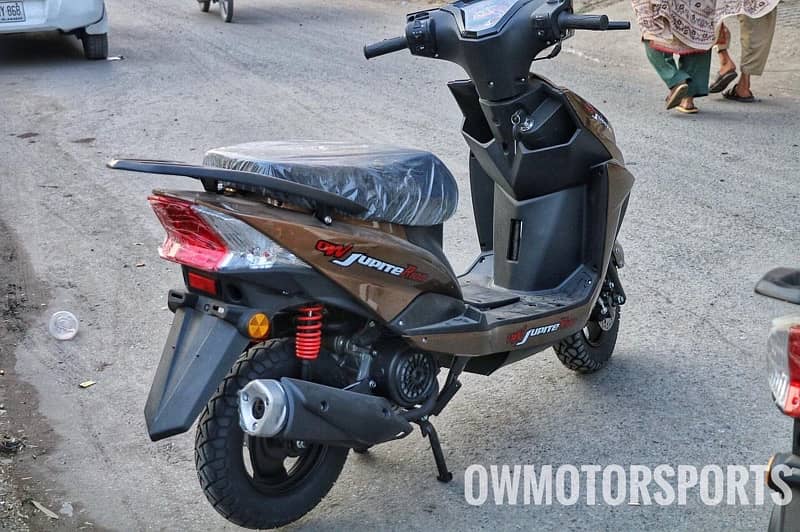 brand new electric scooty with lithium battery at OW MOTORS 4