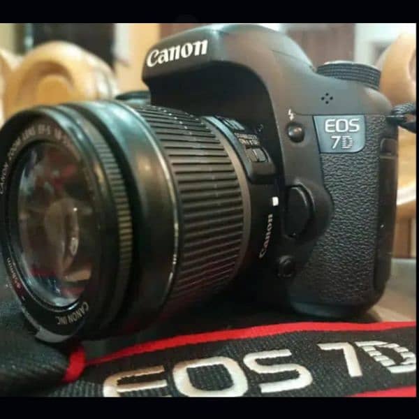 Orginal Canon EOS 7D Camera with 18-55 lense like brand new condition 1