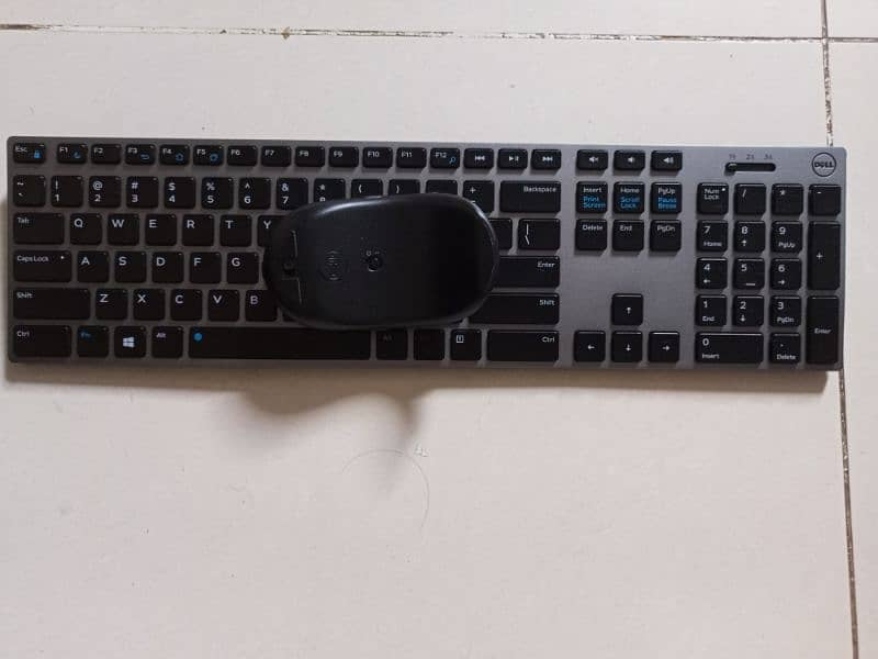 Dell Wk717 Wireless + Bluetooth Multi Conectivity Keyboard Mouse Combo 1