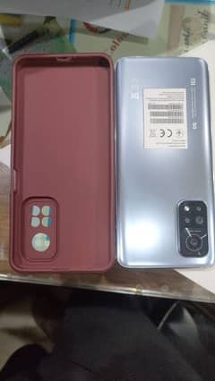 condition 10/10 accessorie untouched memories 8+5 GB and 128