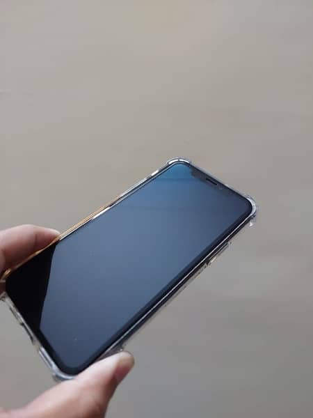 iphone 11 pro 2