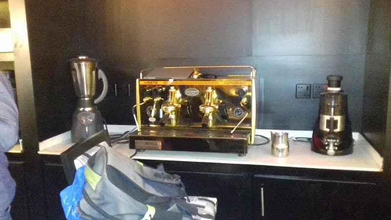 24 Carat Gold Plated Coffee Machine 3