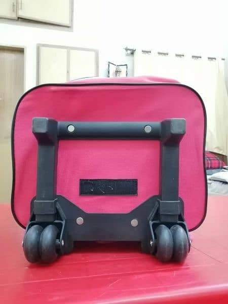 TCL Cool Carry Wheeled Trolley Bag , Imported 1