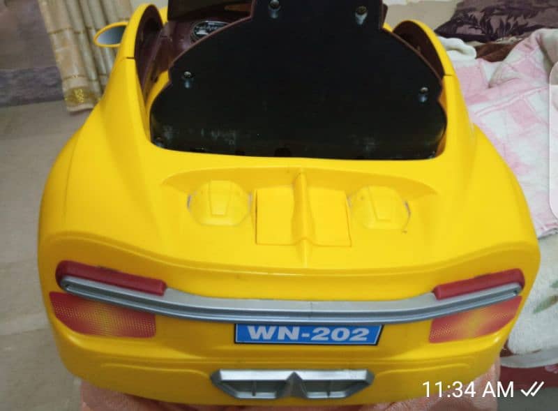 children/ Baby car like a new. 2